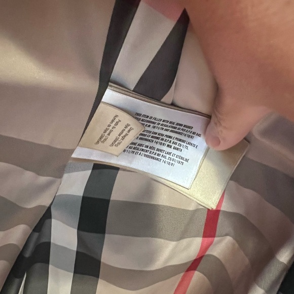 Burberry down coat - authentic, gently worn, beautiful and classic style - Picture 3 of 10